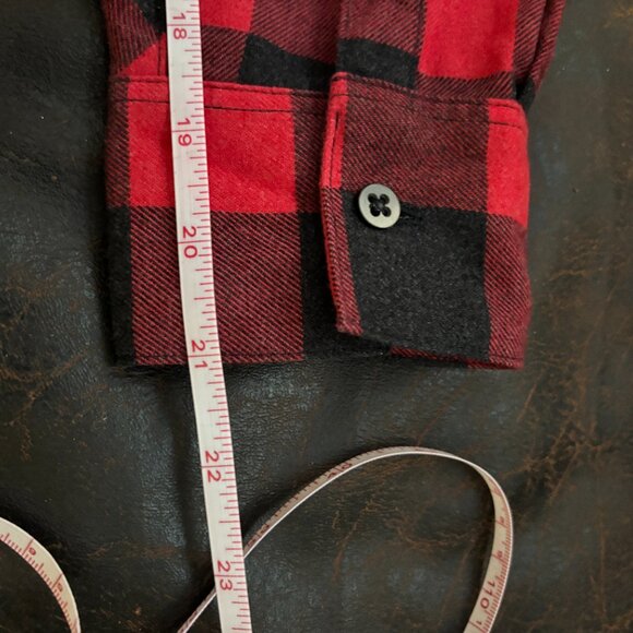 Under Armour plaid flannel shacket with grey cotton knit hood - Picture 11 of 13